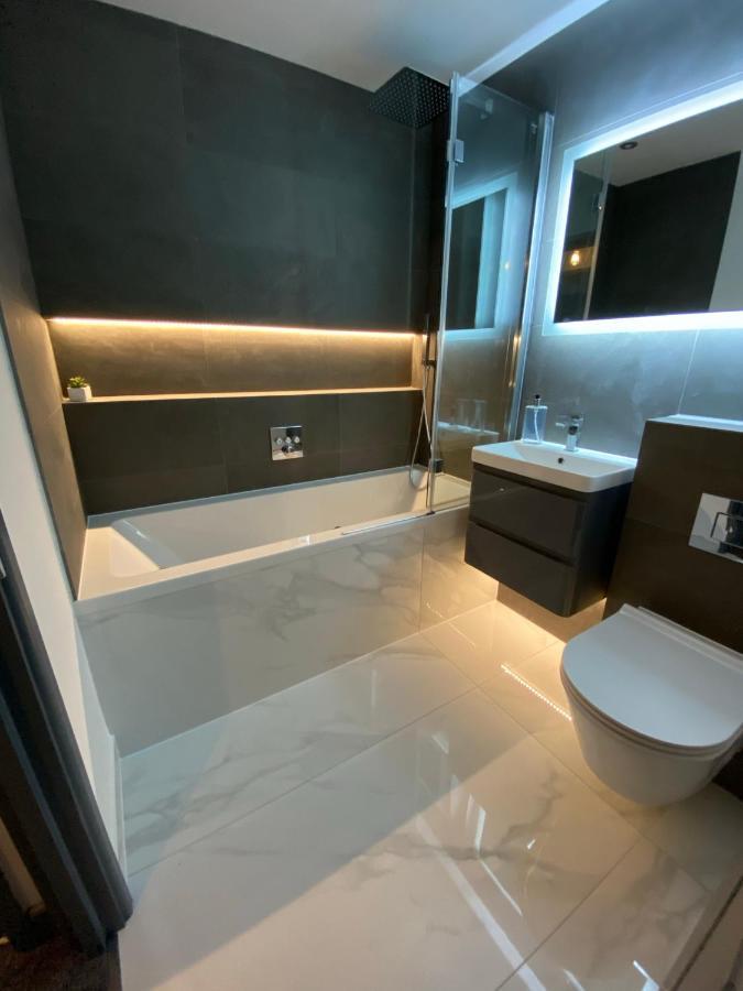 Beautiful Modern Cosy Central Apartment / Sleeps 4 Редінг Екстер'єр фото